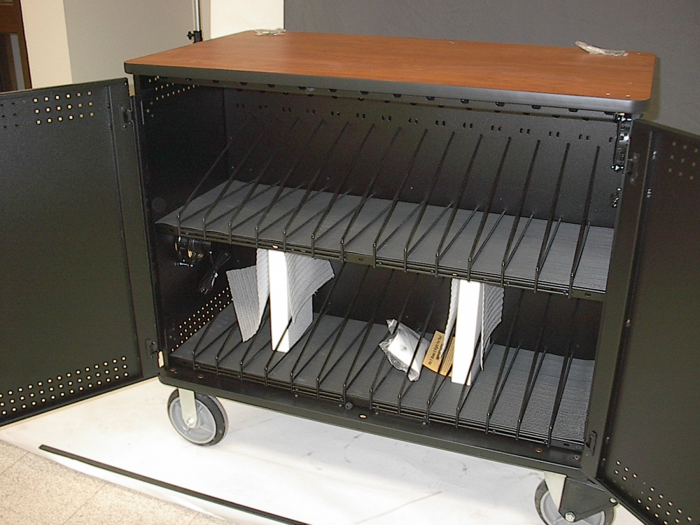 vLT30 Laptop Cart